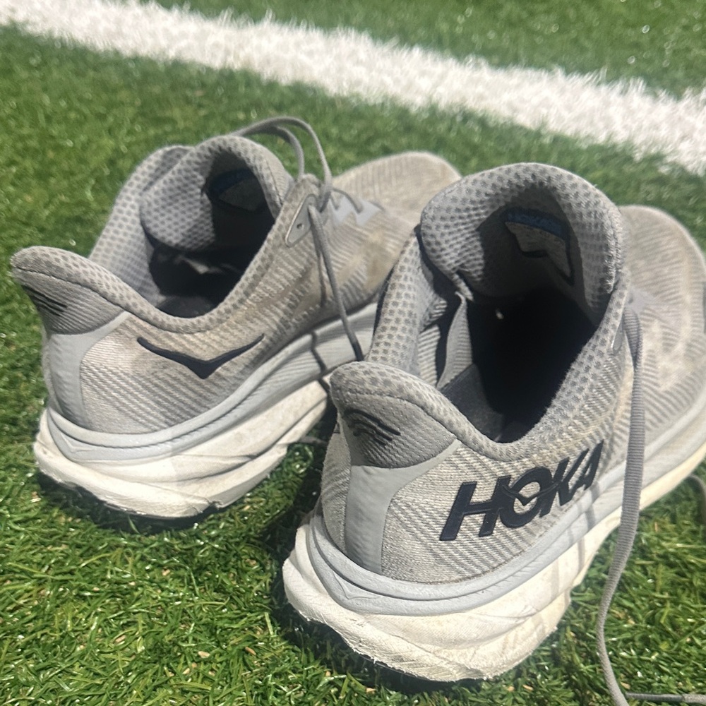 Hoka Clifton 9 Gray Athletic Shoes - pre-owned